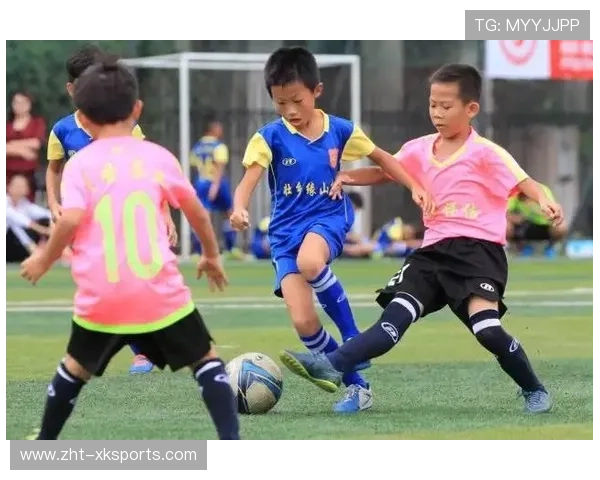 俱乐部青训导师制度推广 年轻球员成长加速,俱乐部青训营